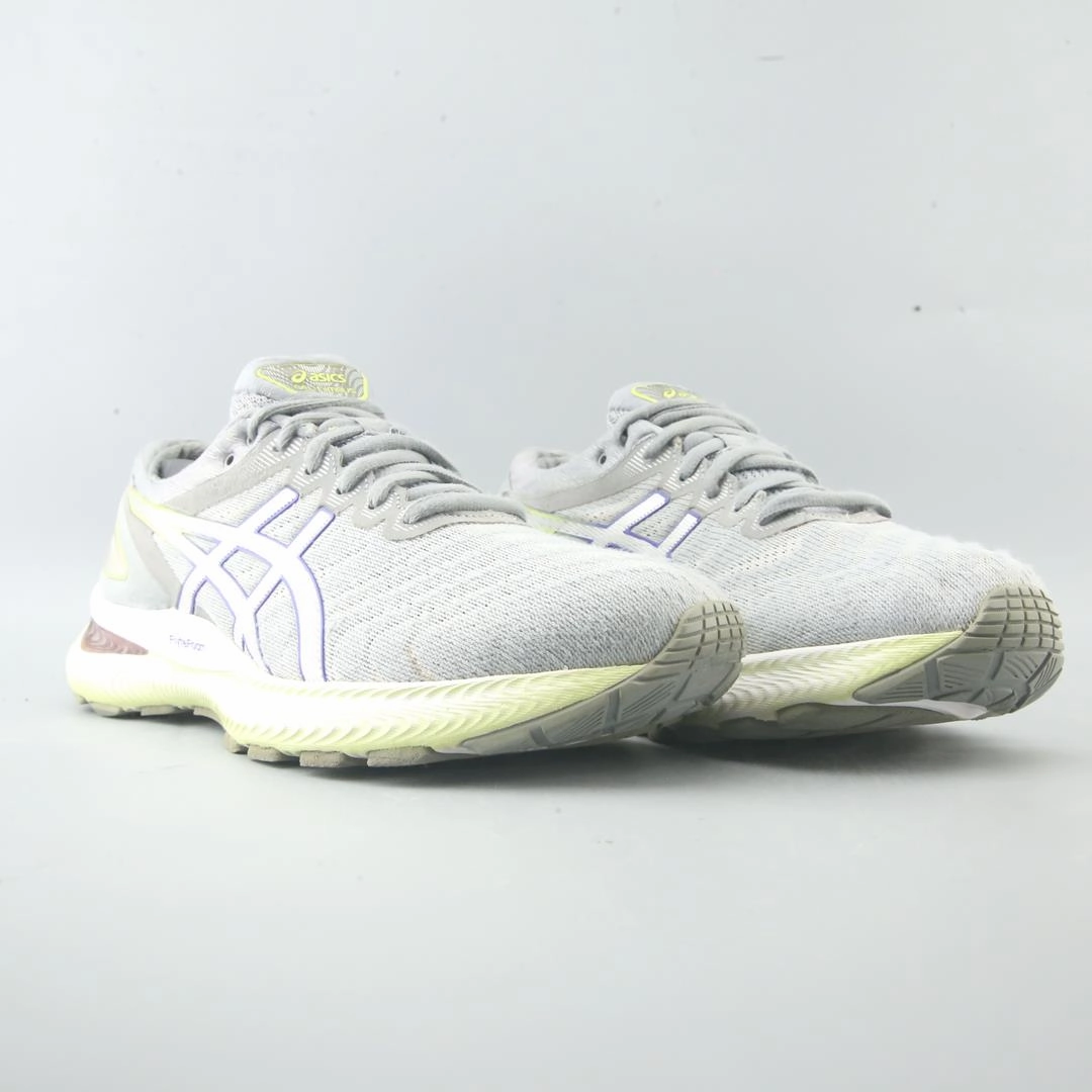 ASICS GEL NIMBUS 22 performance running shoe photos