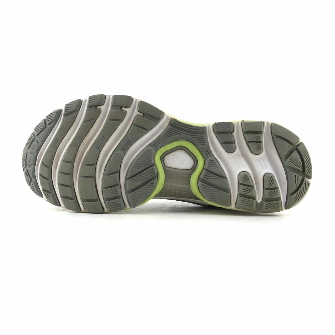 ASICS GEL-NIMBUS 22 sporty Asics footwear images
