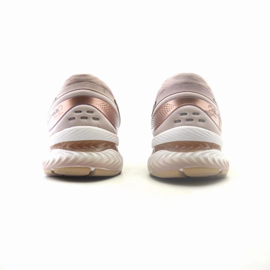 ASICS GEL-NIMBUS 22 sporty Asics footwear images