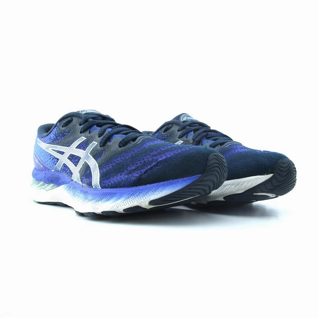 ASICS GEL-NIMBUS 23 lightweight athletic shoe visuals