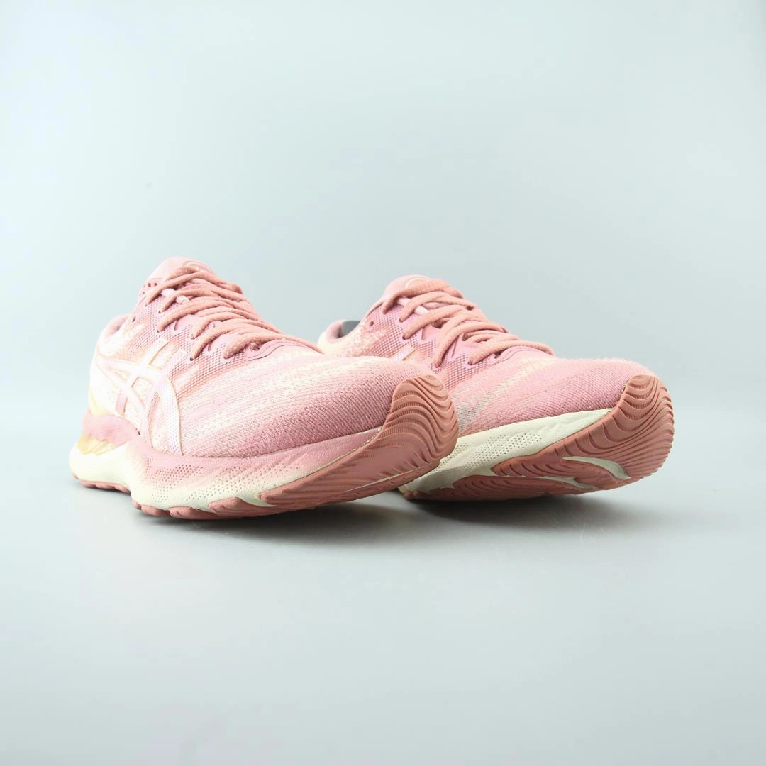 ASICS GEL NIMBUS 23 lightweight athletic shoe visuals