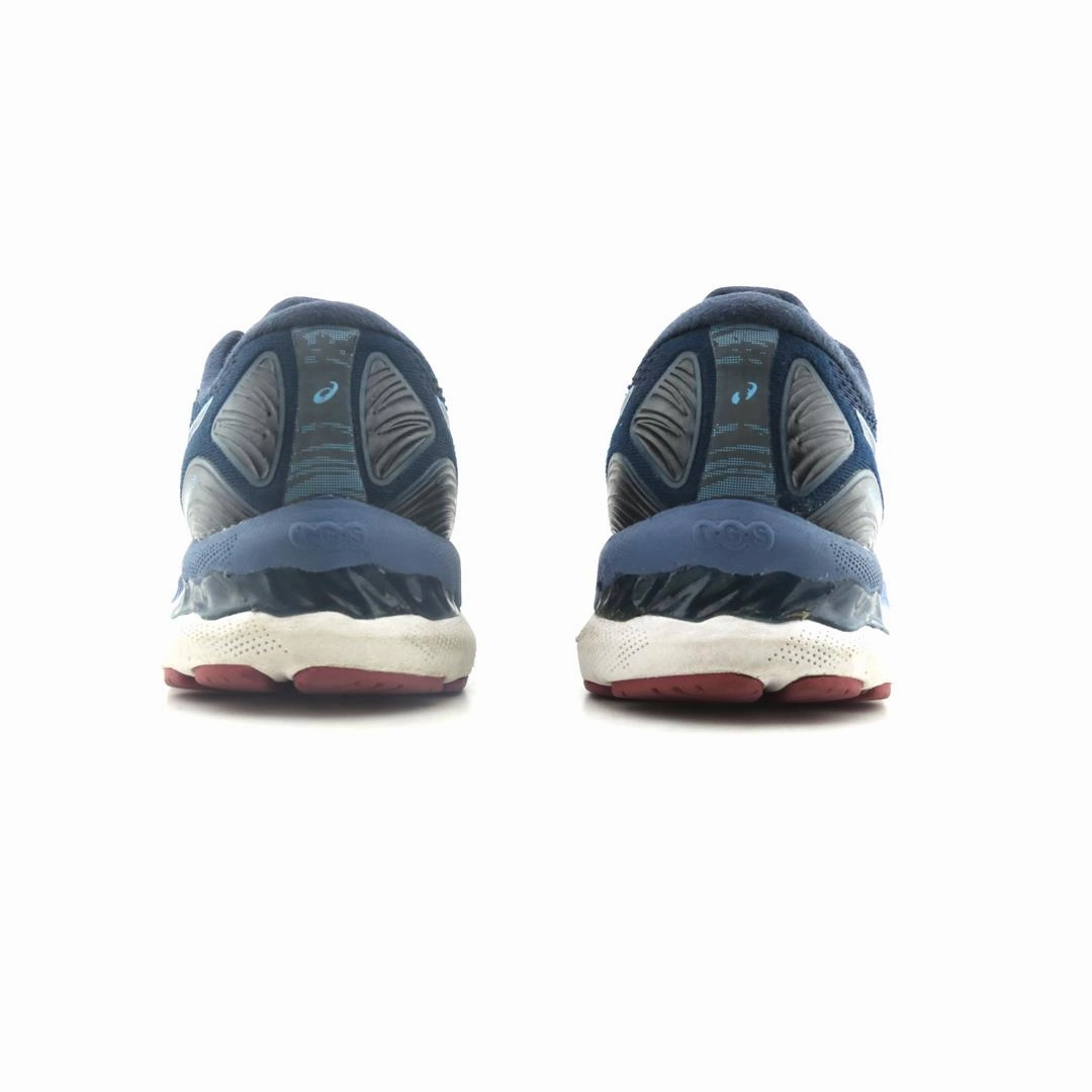 ASICS GEL-NIMBUS 23 lightweight athletic shoe visuals