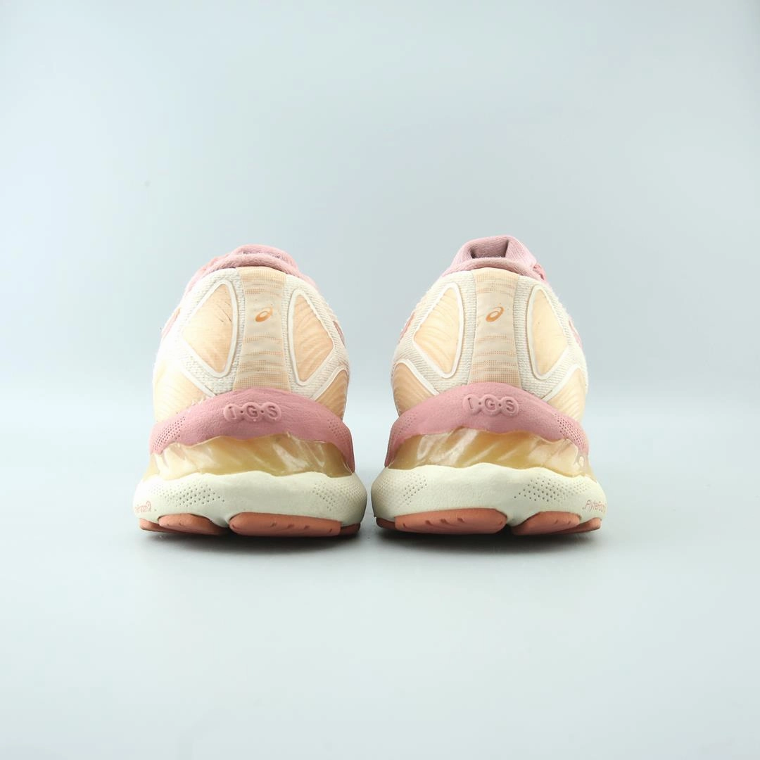 ASICS GEL NIMBUS 23 lightweight athletic shoe visuals