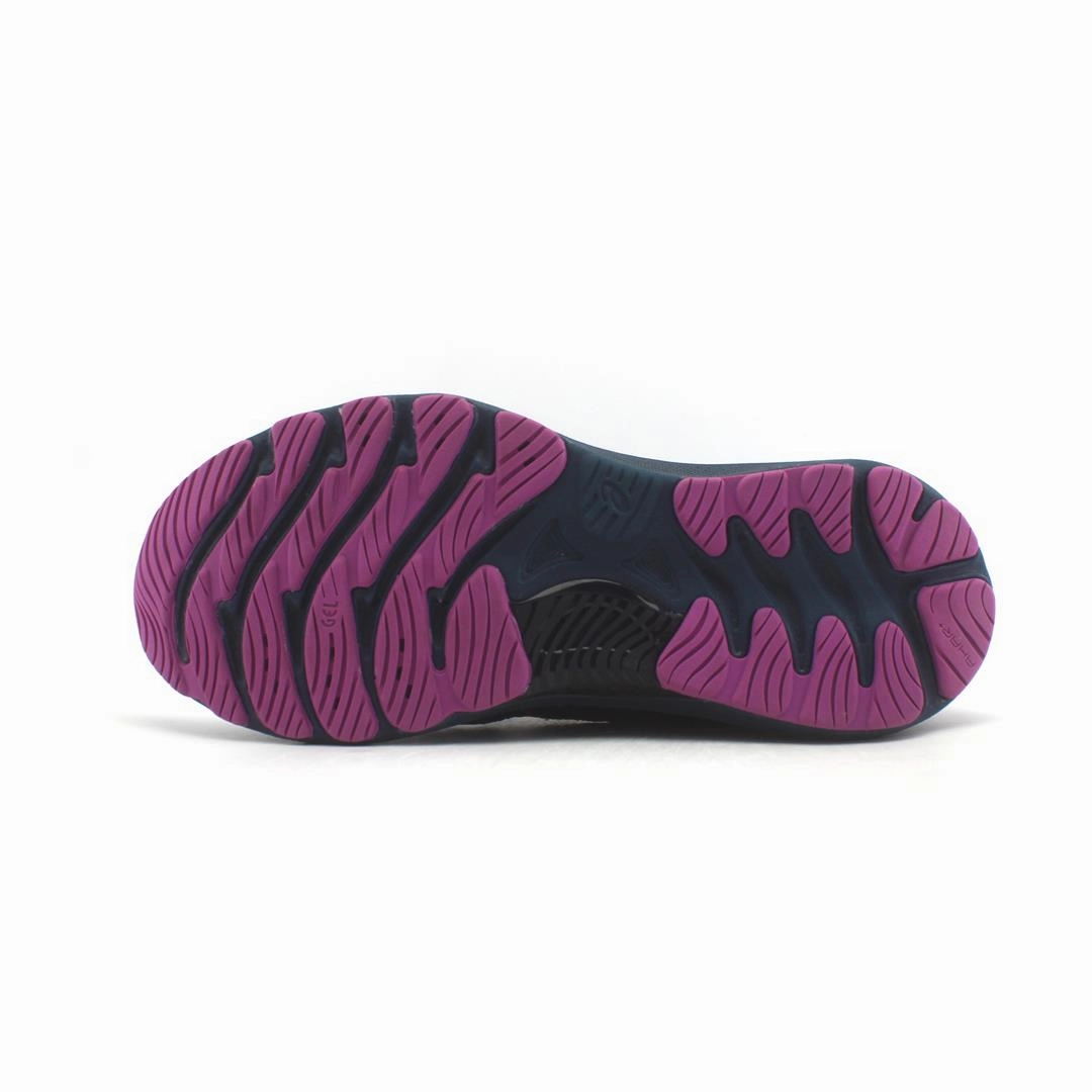 ASICS GEL-NIMBUS 23 performance running shoe photos