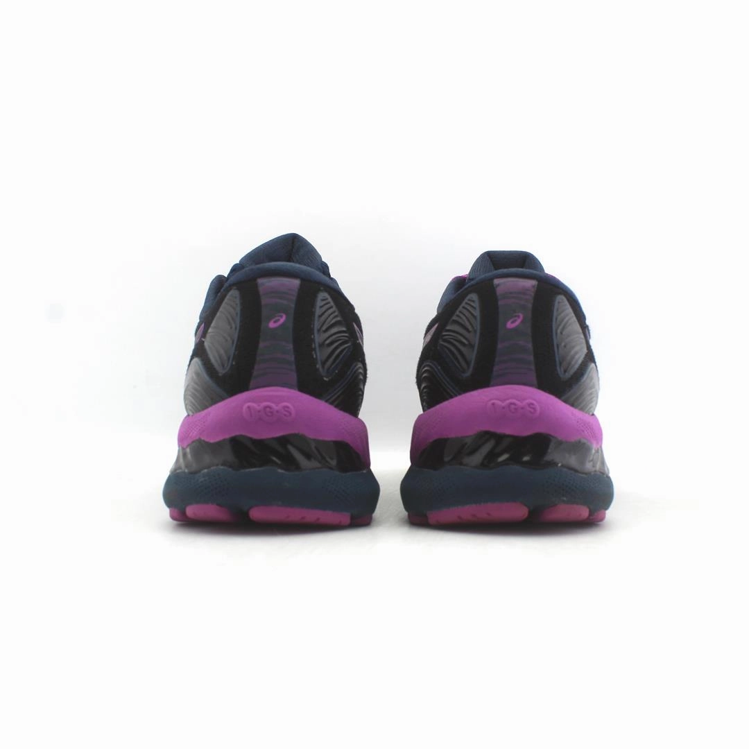 ASICS GEL-NIMBUS 23 performance running shoe photos