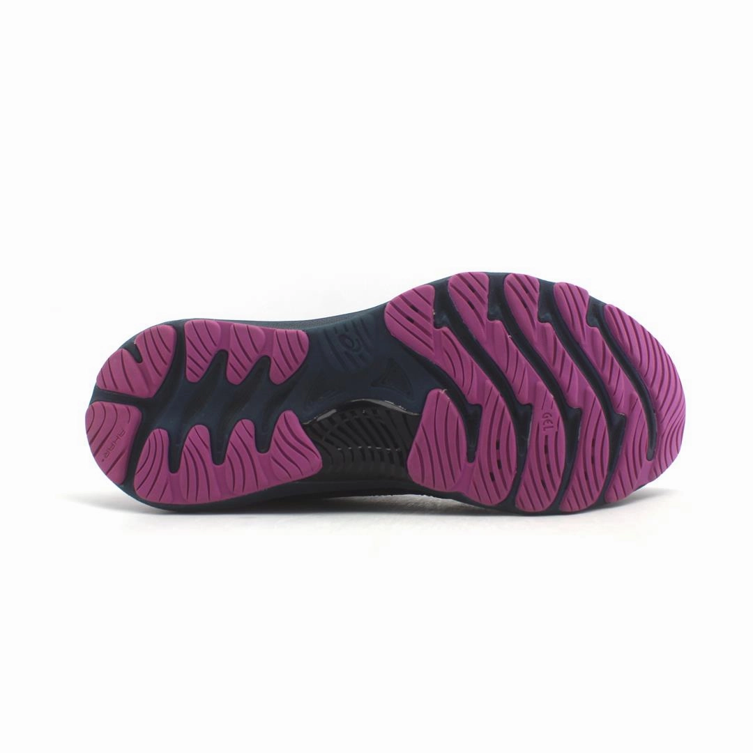 ASICS GEL-NIMBUS 23 performance running shoe photos