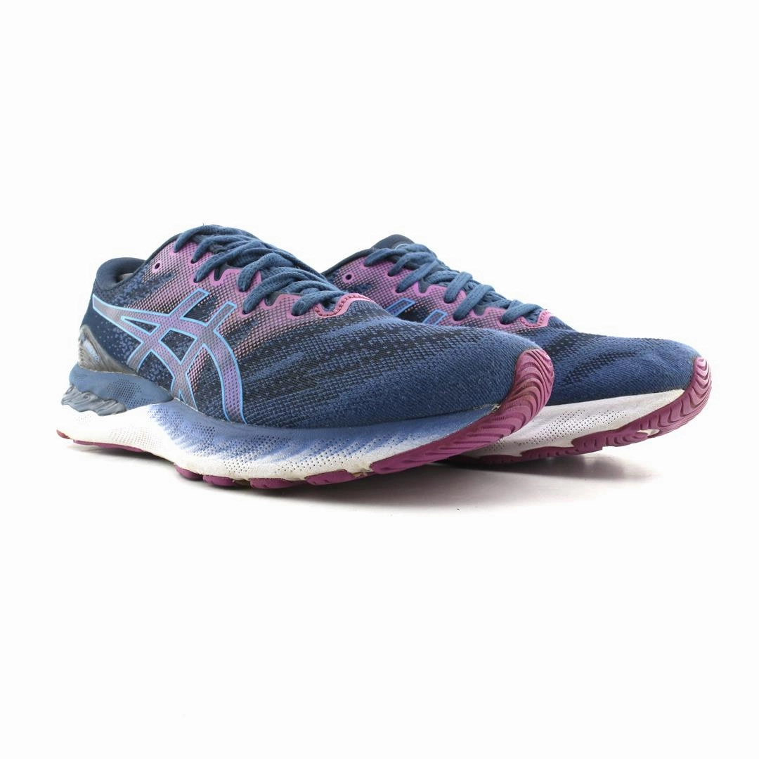 ASICS GEL-NIMBUS 23 sporty Asics footwear images