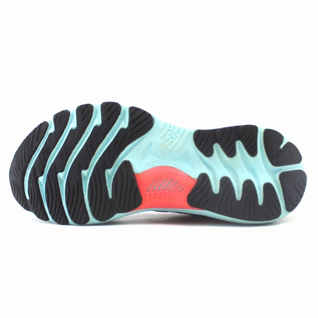 ASICS GEL-NIMBUS 23 sporty Asics footwear images