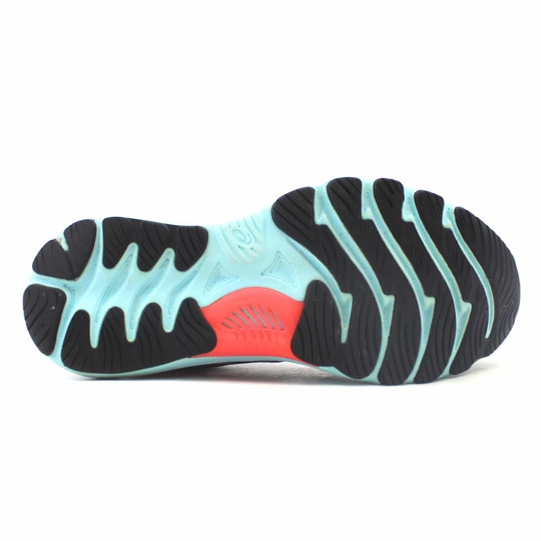 ASICS GEL-NIMBUS 23 sporty Asics footwear images
