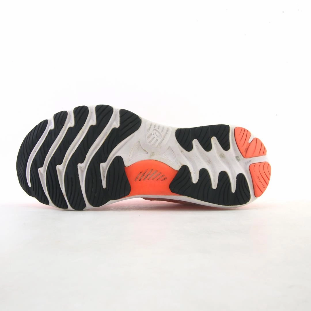 ASICS GEL-NIMBUS 23 sporty Asics footwear images