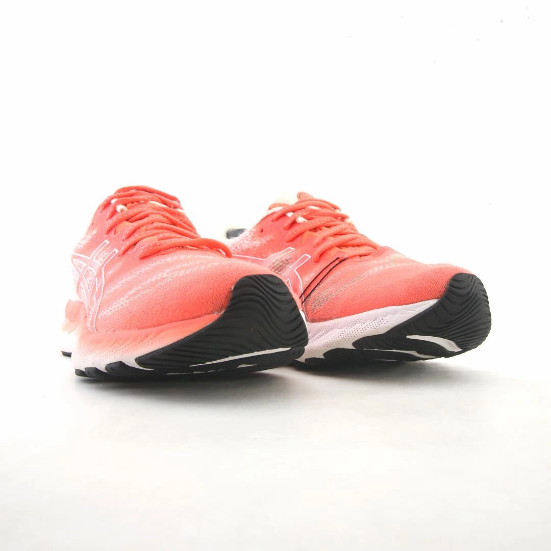 ASICS GEL-NIMBUS 23 sporty Asics footwear images