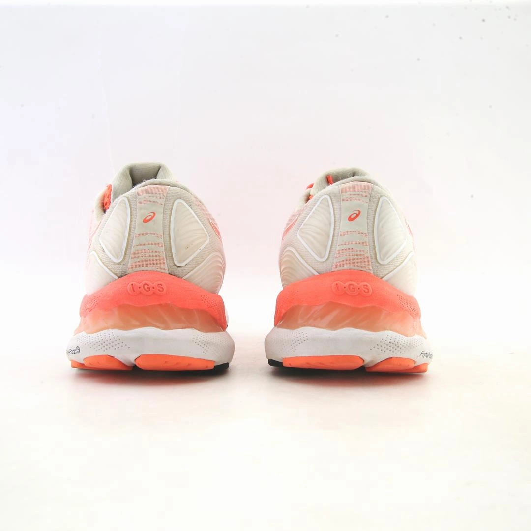 ASICS GEL-NIMBUS 23 sporty Asics footwear images