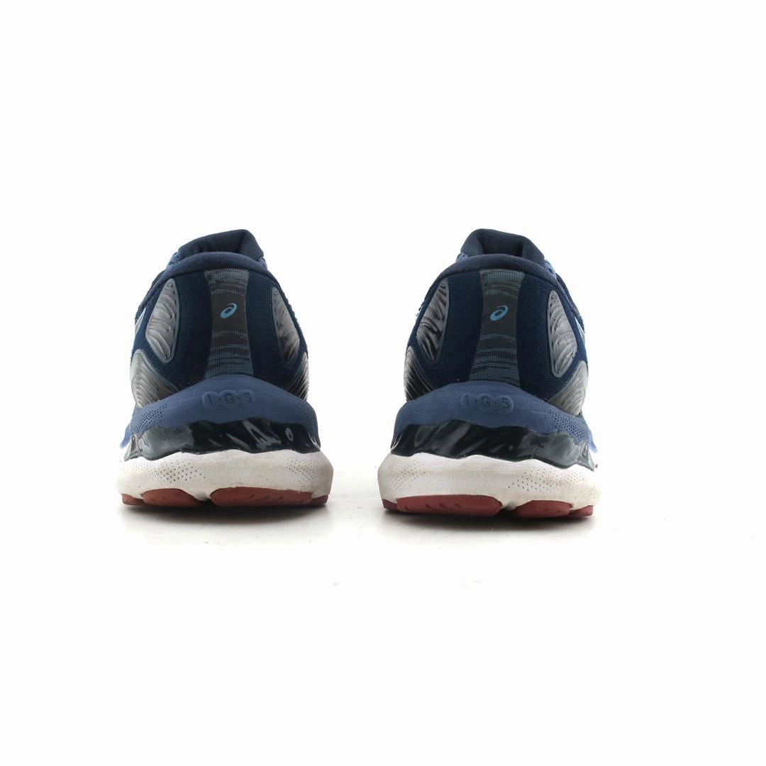 ASICS GEL-NIMBUS 23 sporty Asics footwear images
