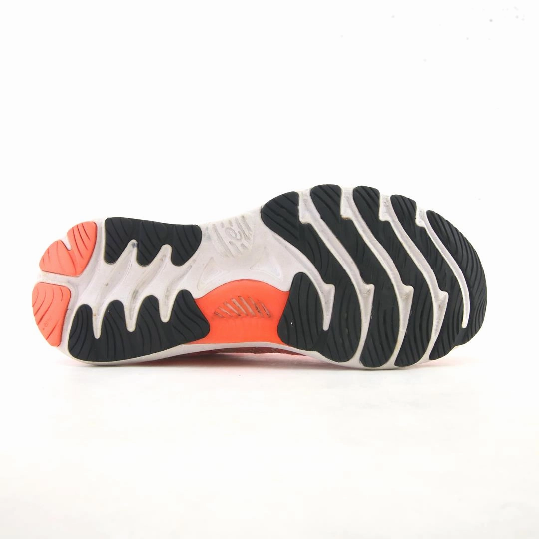 ASICS GEL-NIMBUS 23 sporty Asics footwear images