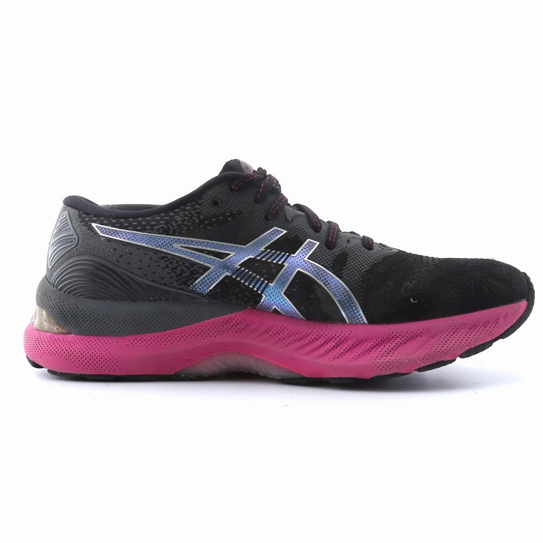 ASICS GEL-NIMBUS 23 sporty Asics footwear images