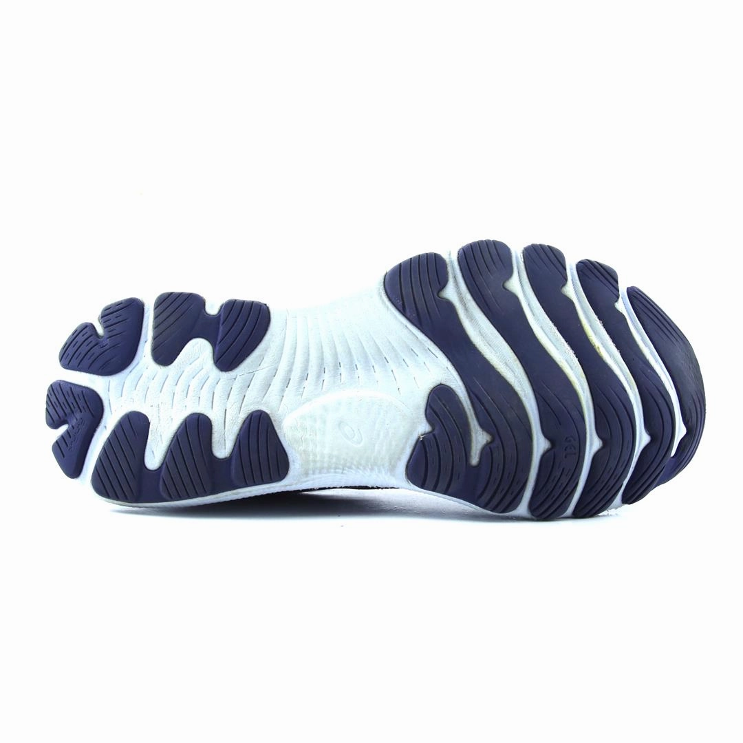 ASICS GEL-NIMBUS 24 lightweight athletic shoe visuals