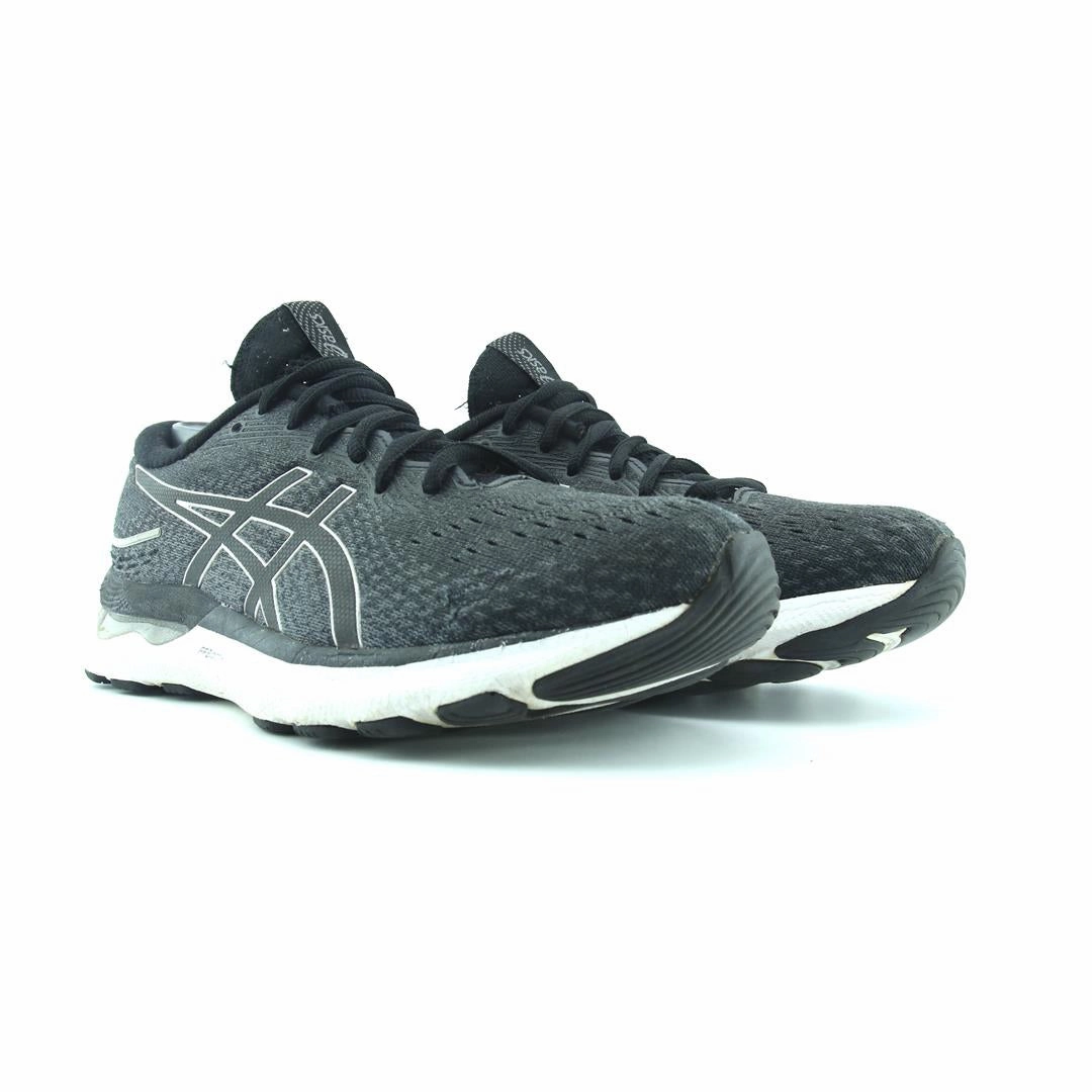 ASICS GEL NIMBUS 24 performance running shoe photos