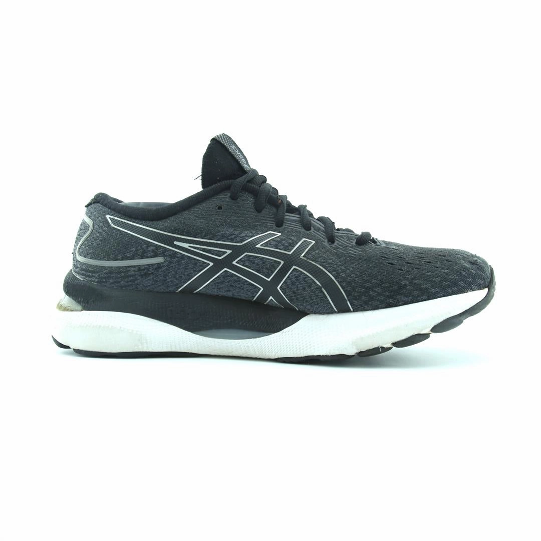 ASICS GEL NIMBUS 24 performance running shoe photos