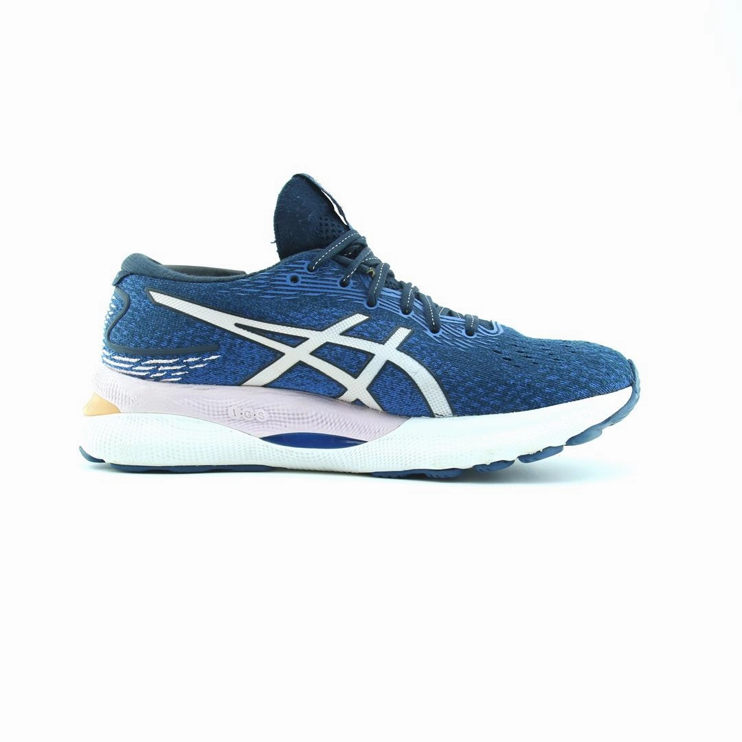 ASICS GEL NIMBUS 24 performance running shoe photos