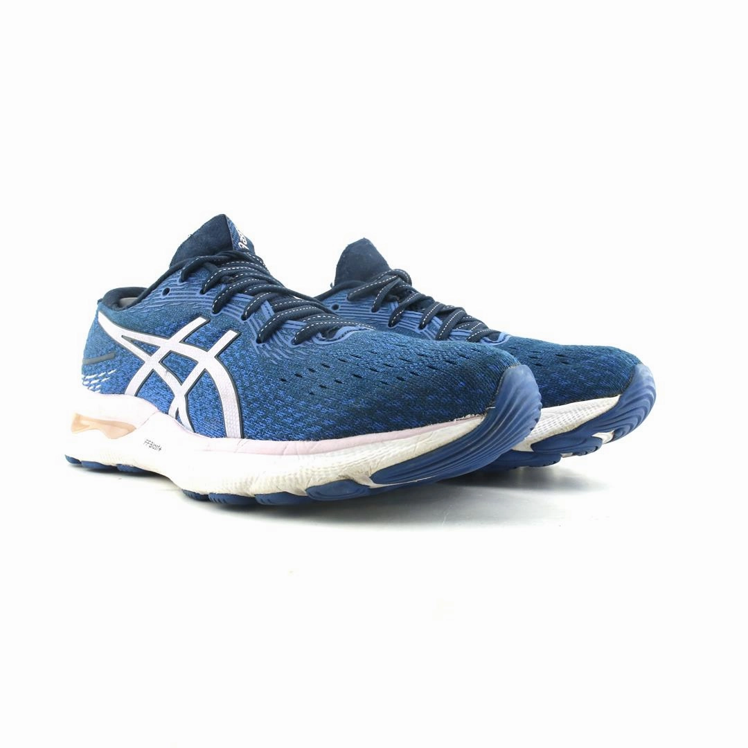 ASICS GEL NIMBUS 24 sporty Asics footwear images