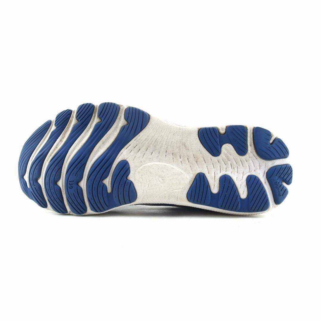 ASICS GEL NIMBUS 24 sporty Asics footwear images