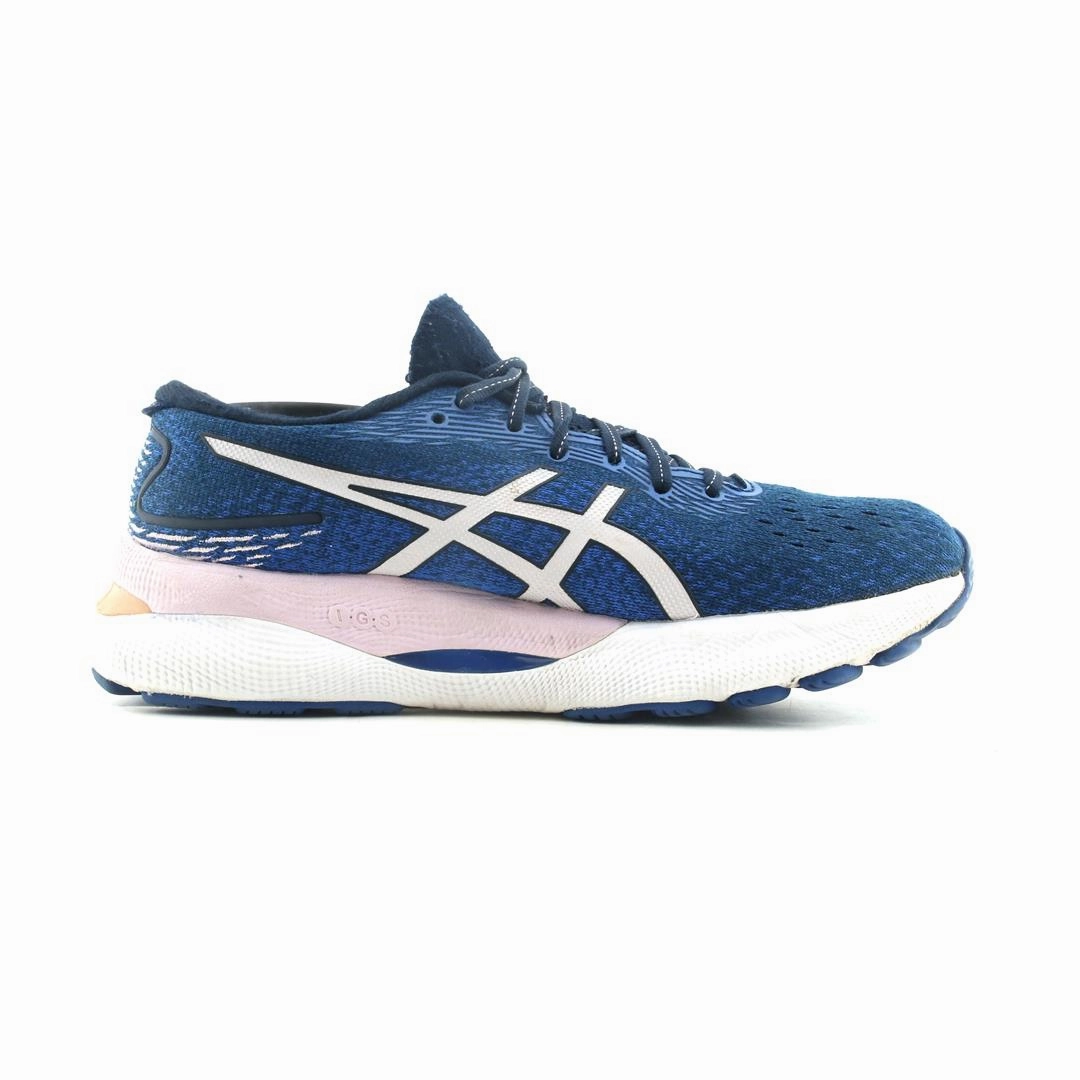 ASICS GEL NIMBUS 24 sporty Asics footwear images