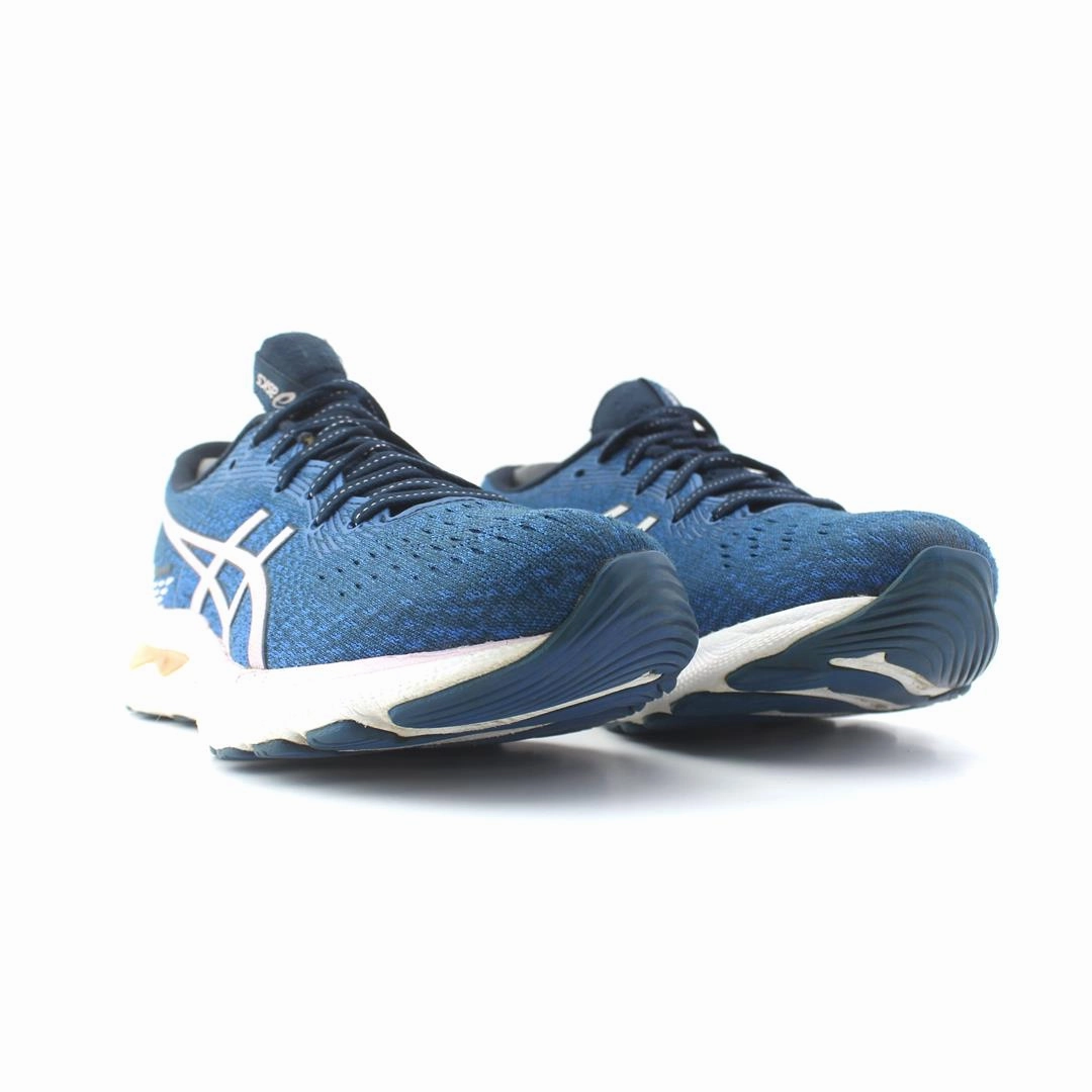 ASICS GEL NIMBUS 24 sporty Asics footwear images