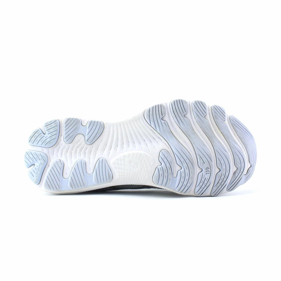 ASICS GEL-NIMBUS 24 sporty Asics footwear images
