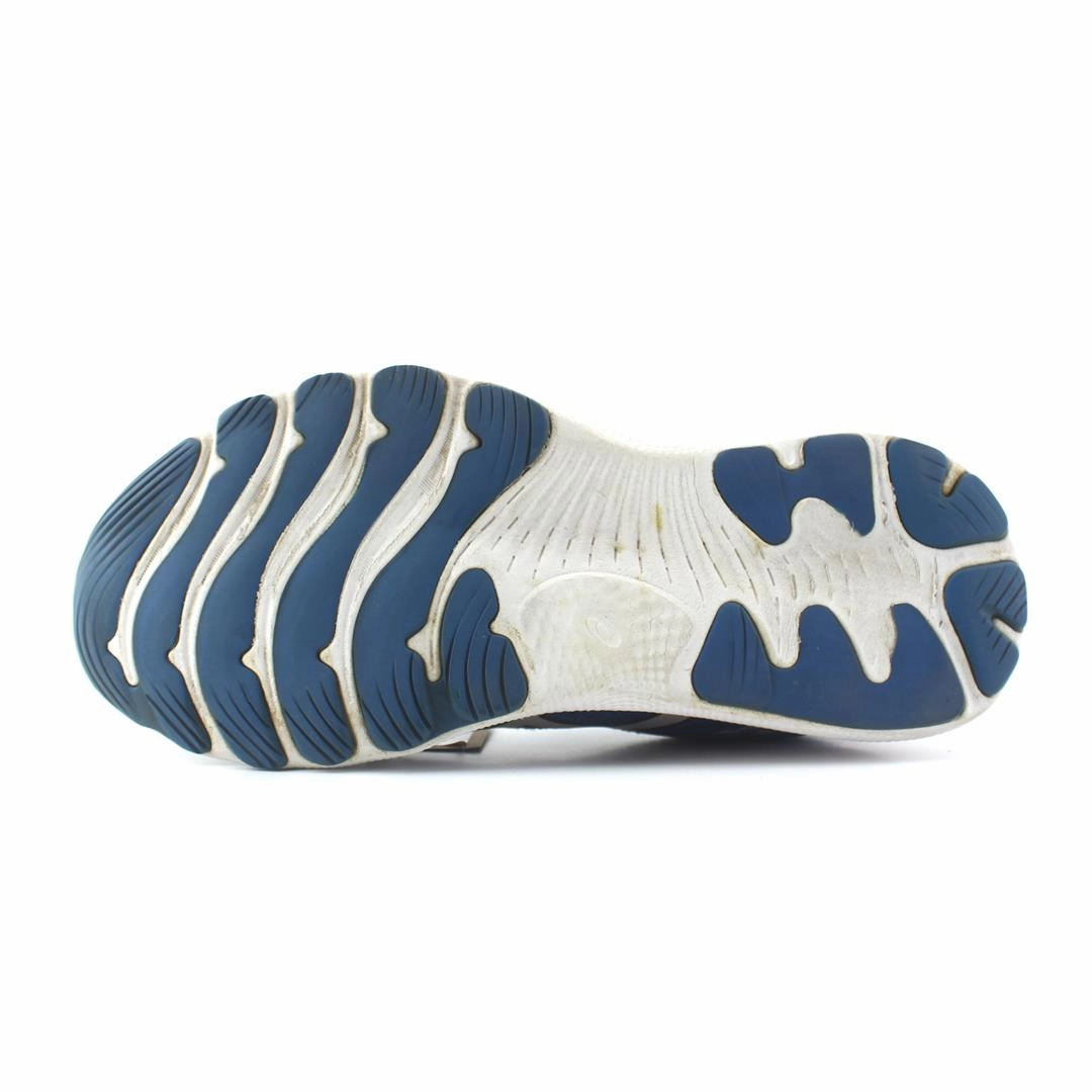 ASICS GEL NIMBUS 24 sporty Asics footwear images