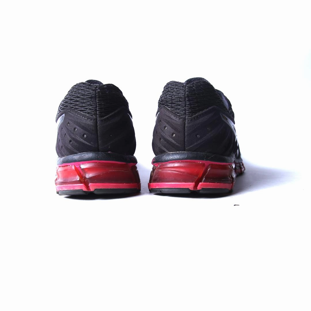 ASICS GEL QUANTUM 180 performance running shoe photos