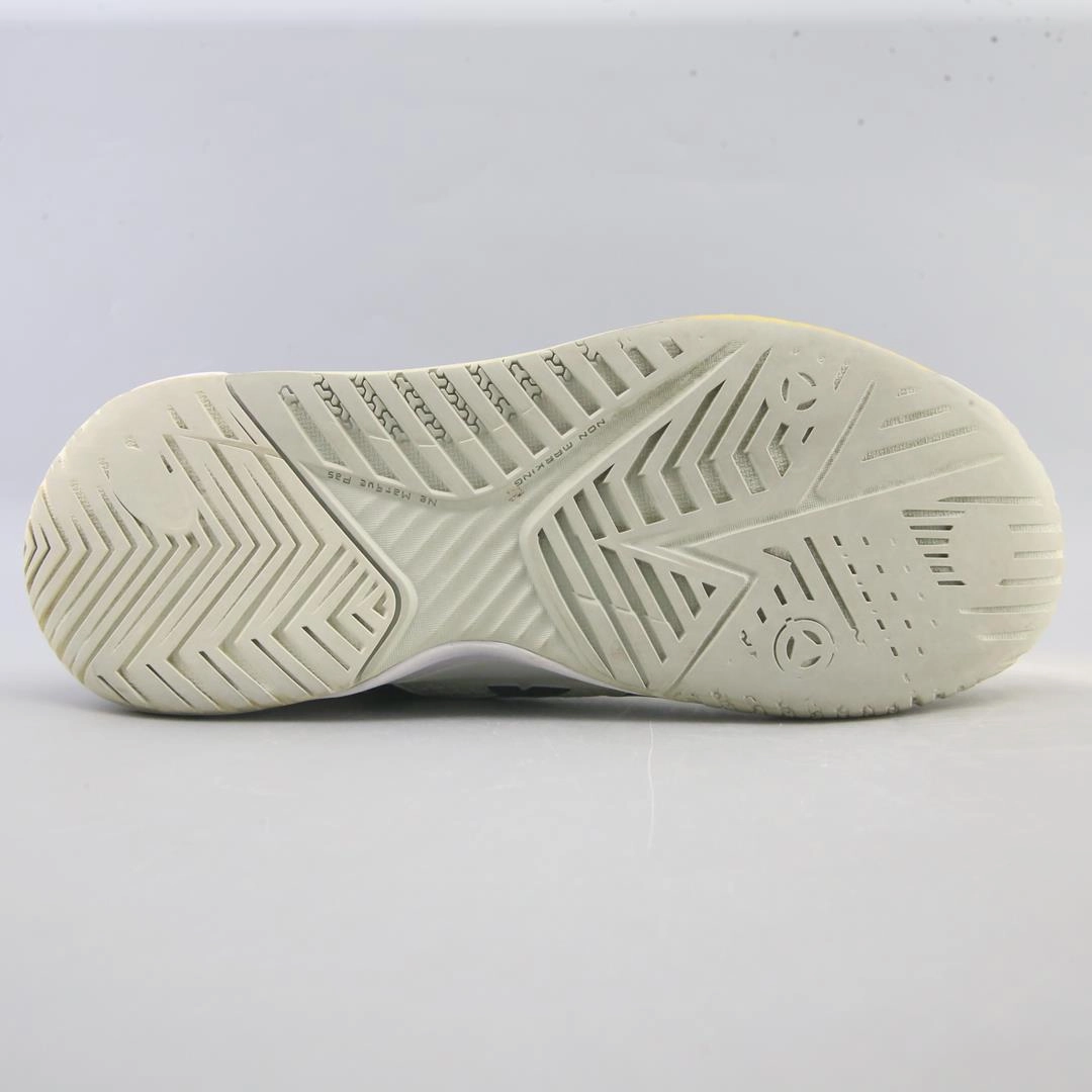 ASICS GEL-RESOLUTION 8 sporty Asics footwear images