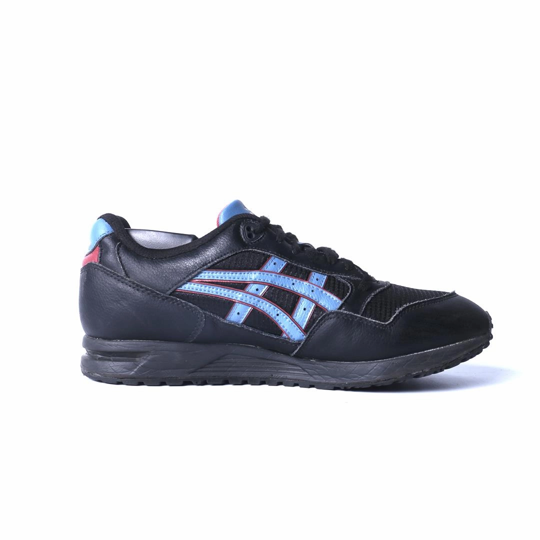 ASICS GEL-SAGA trainer shoe design snapshots