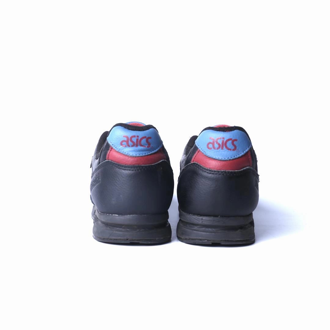 ASICS GEL-SAGA trainer shoe design snapshots