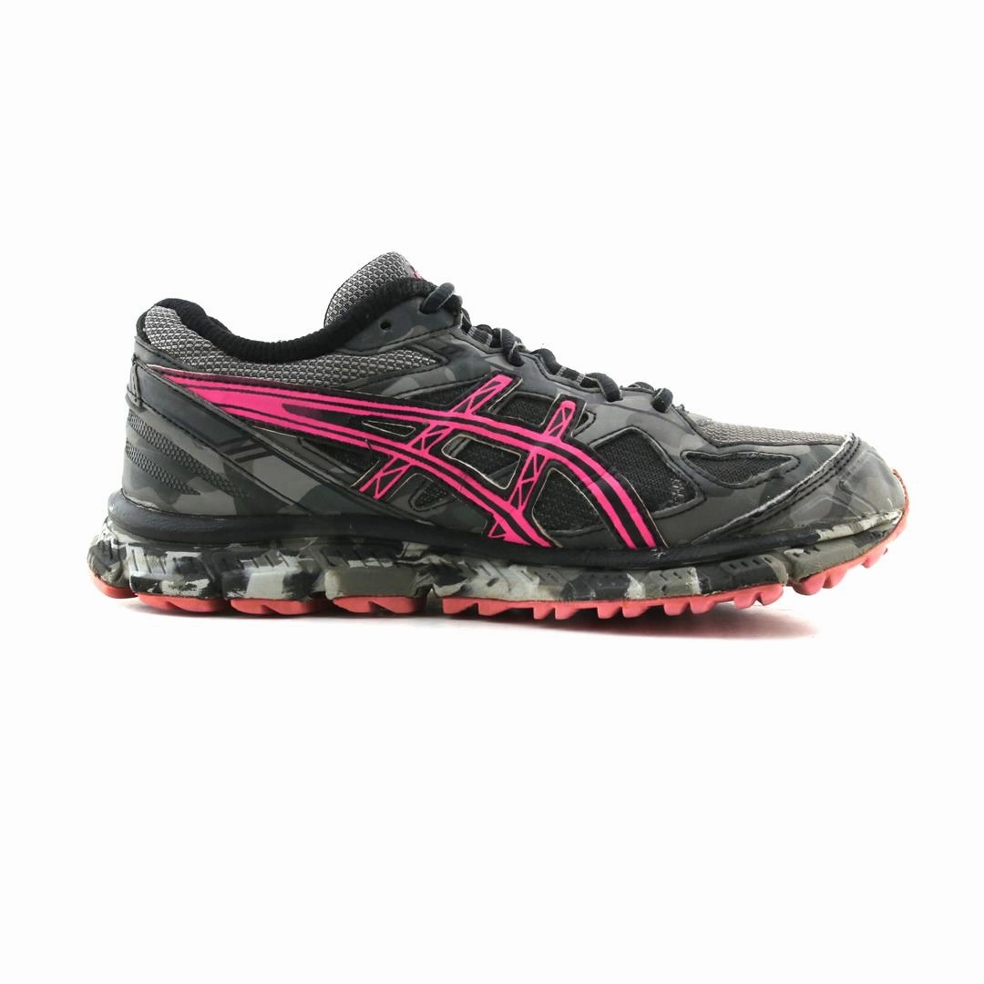 ASICS GEL SCRAM 2 lightweight athletic shoe visuals