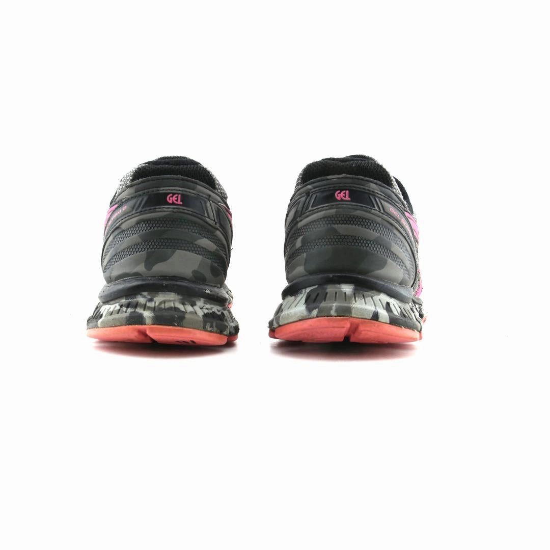 ASICS GEL SCRAM 2 lightweight athletic shoe visuals