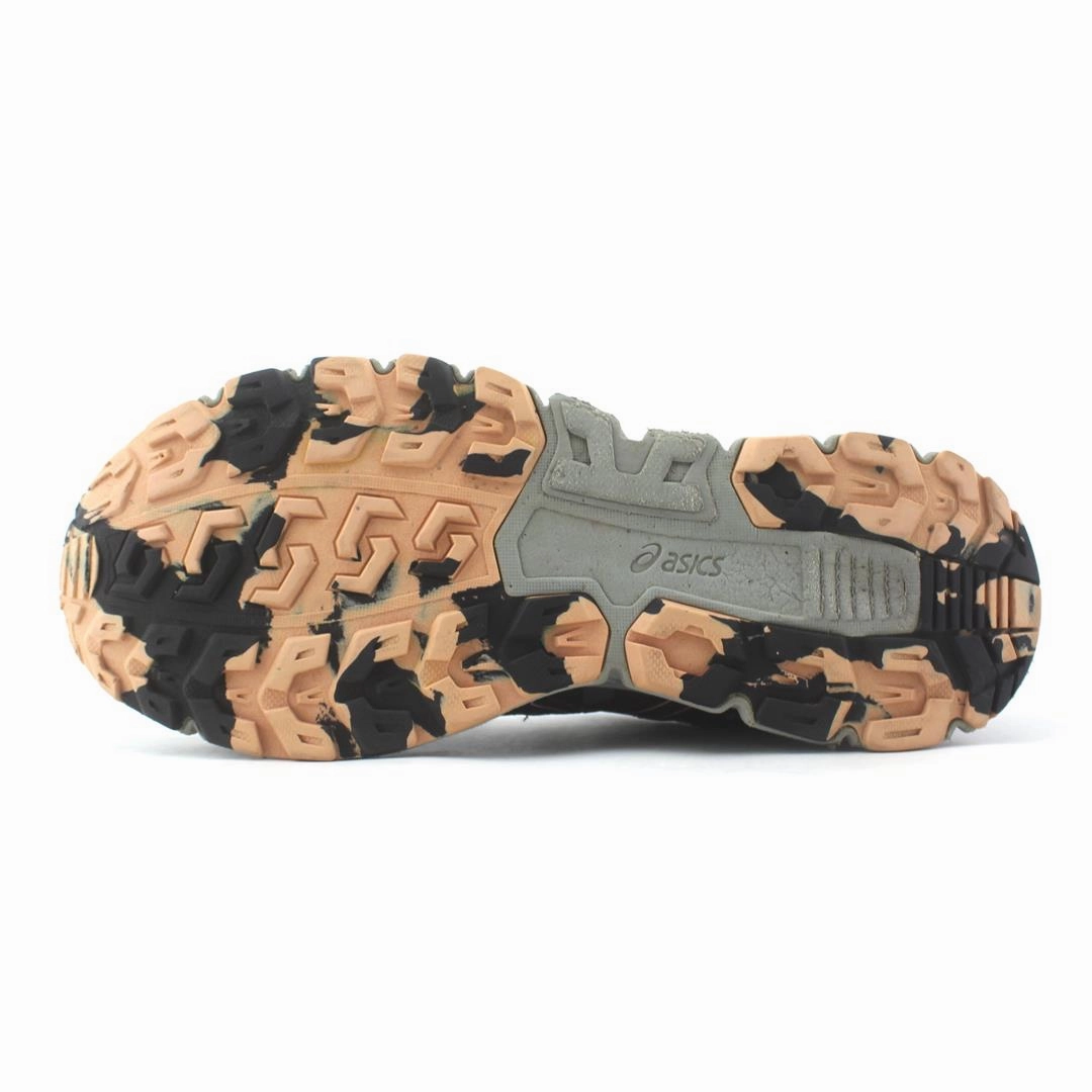 ASICS GEL-SCRAM 4 lightweight athletic shoe visuals