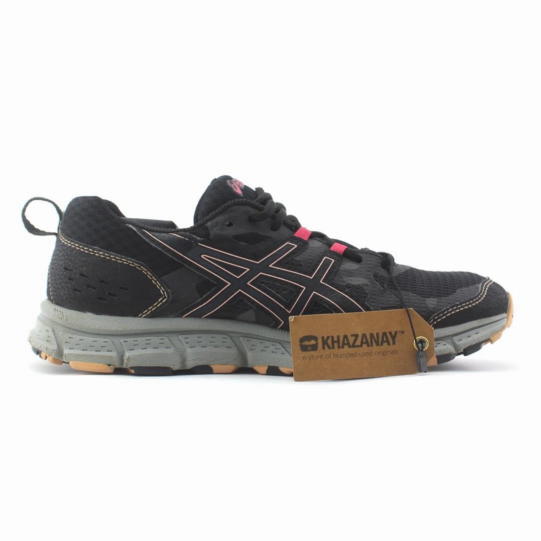 ASICS GEL-SCRAM 4 lightweight athletic shoe visuals