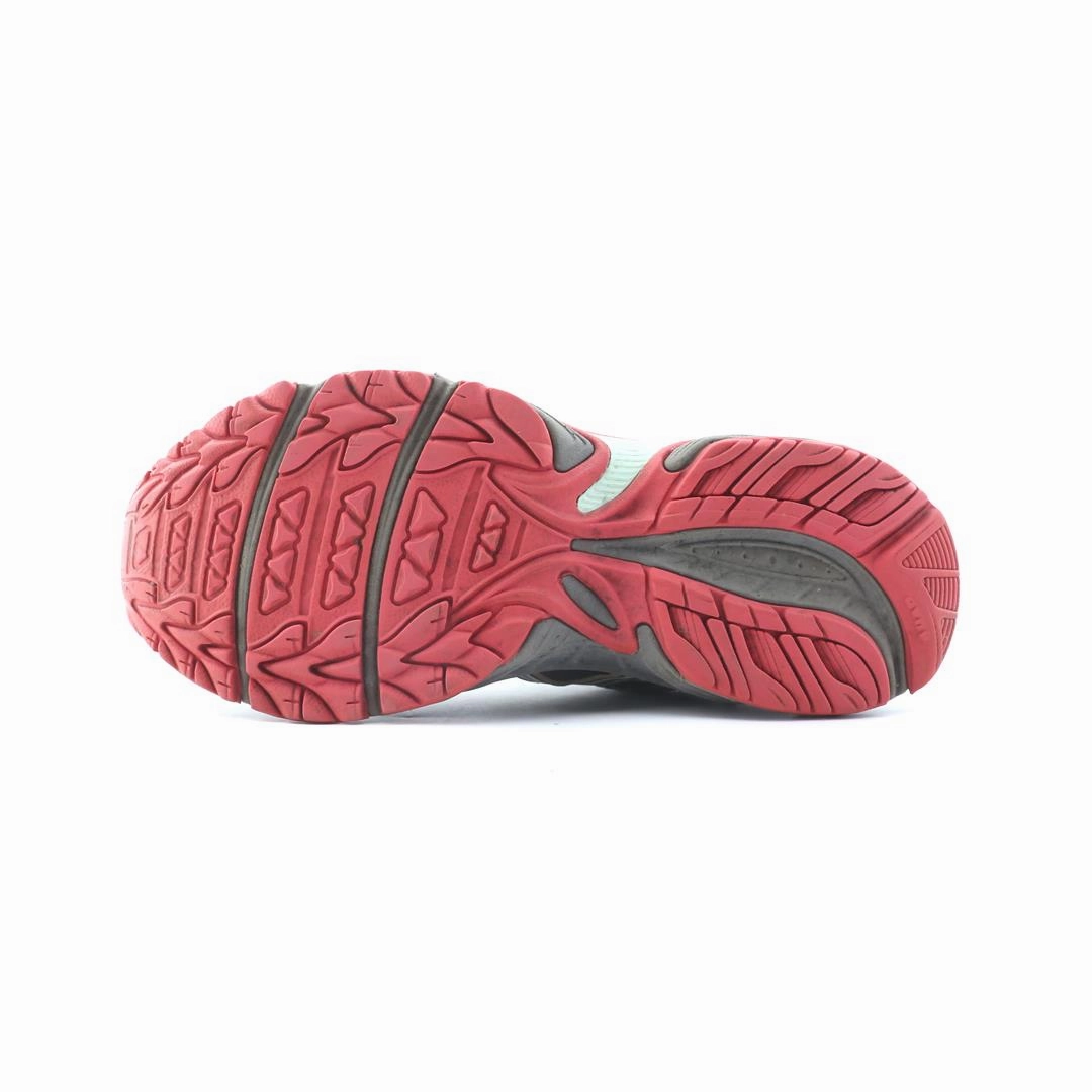 ASICS GEL VENTURE 5 trainer shoe design snapshots