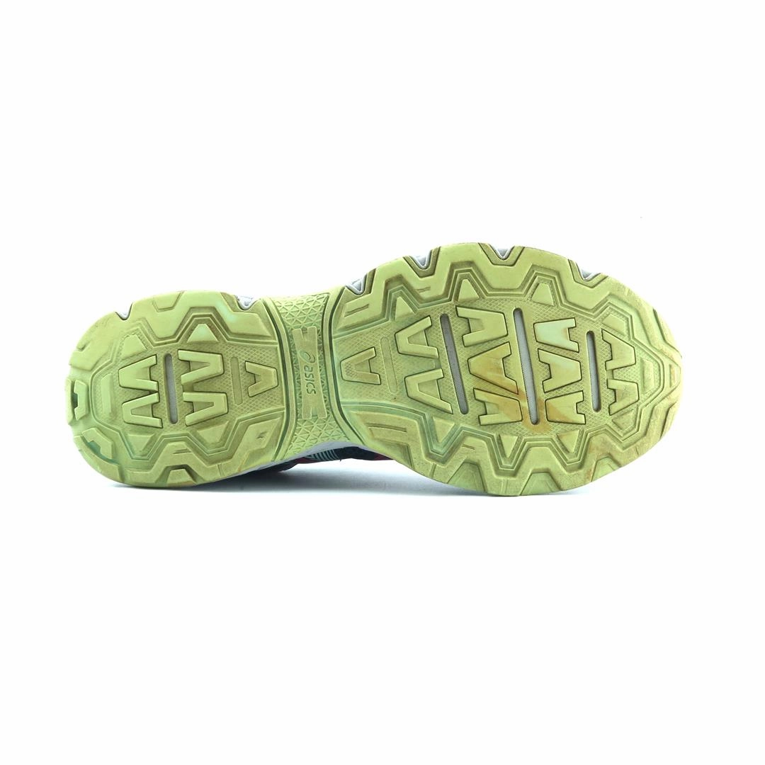ASICS GEL VENTURE 8 performance running shoe photos