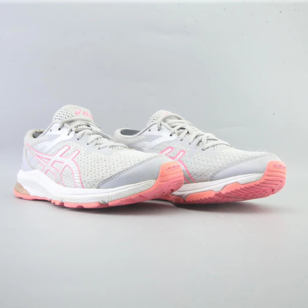 ASICS GT-1000 10 GS sporty Asics footwear images