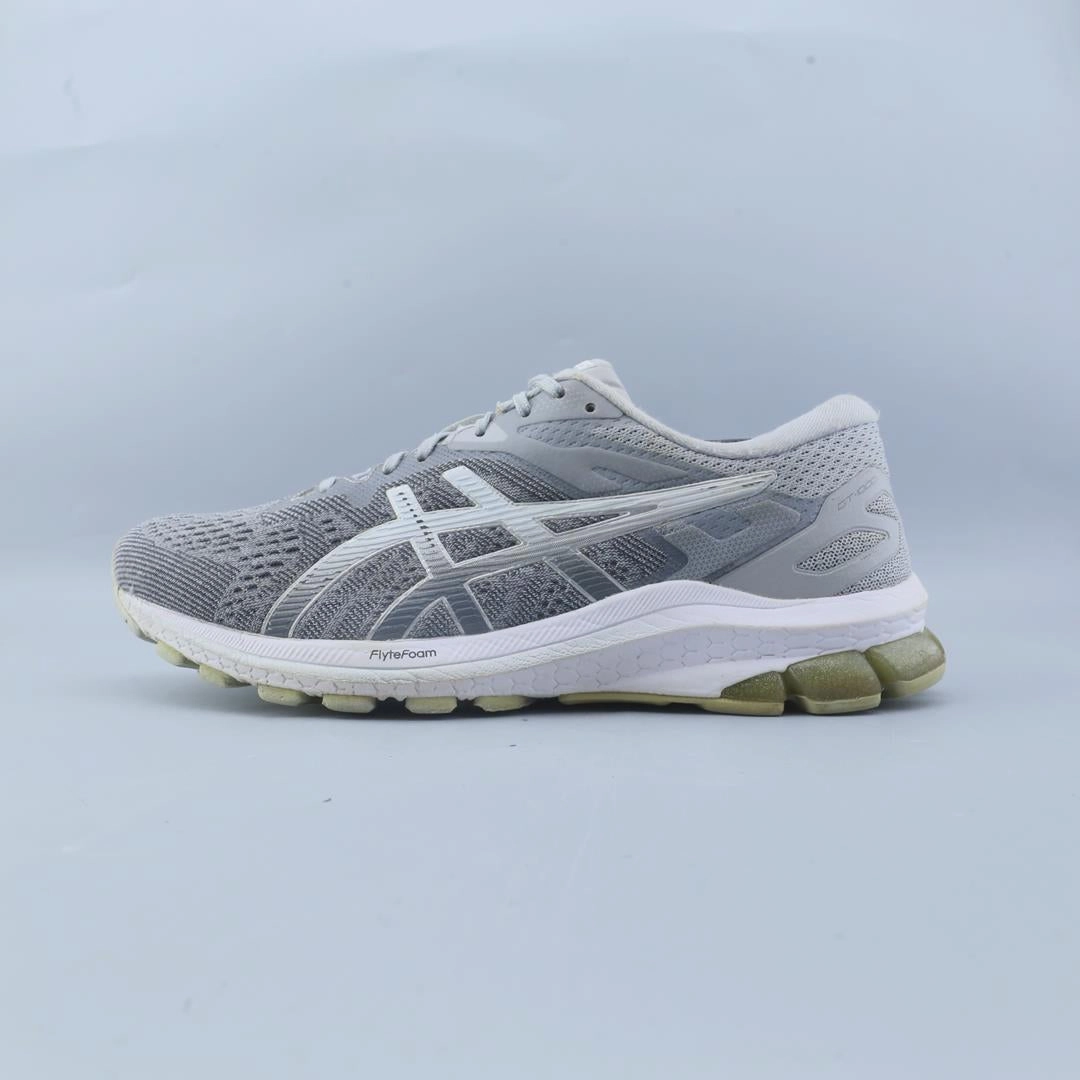 ASICS GT 1000 10 Asics lightweight sneakers