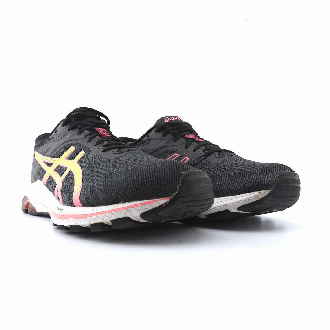 ASICS GT-1000 10 sporty Asics footwear images