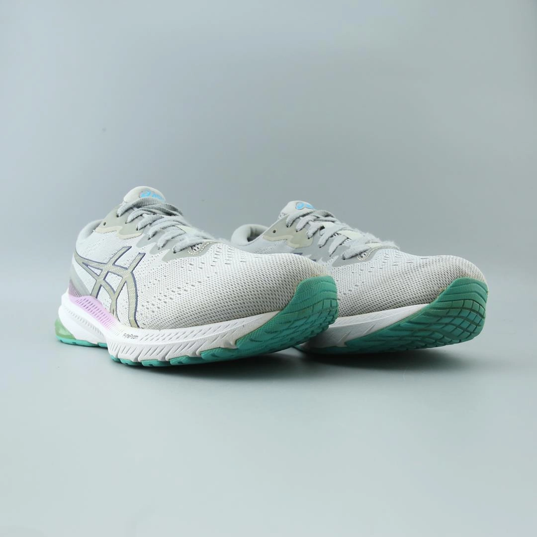ASICS GT 1000 11 performance running shoe photos