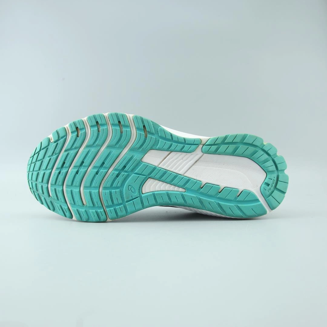 ASICS GT 1000 11 performance running shoe photos