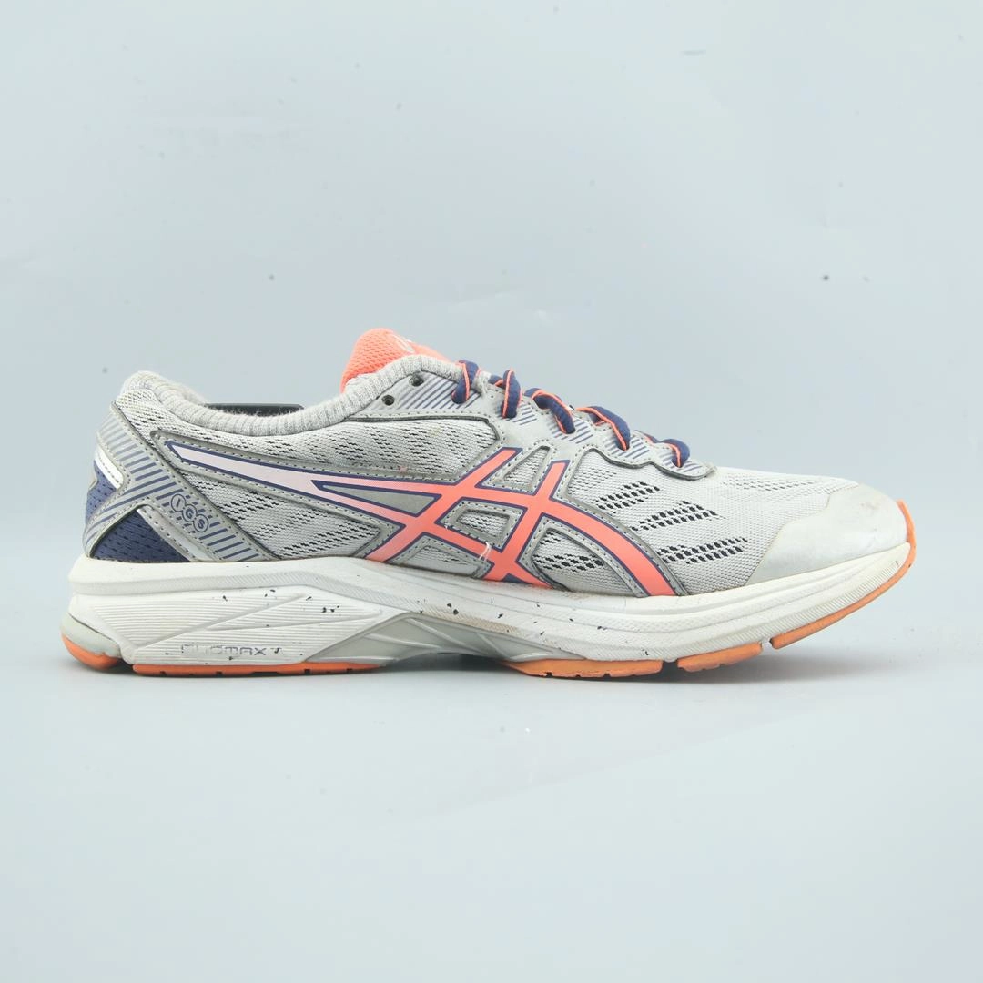 ASICS GT-1000 5 trainer shoe design snapshots