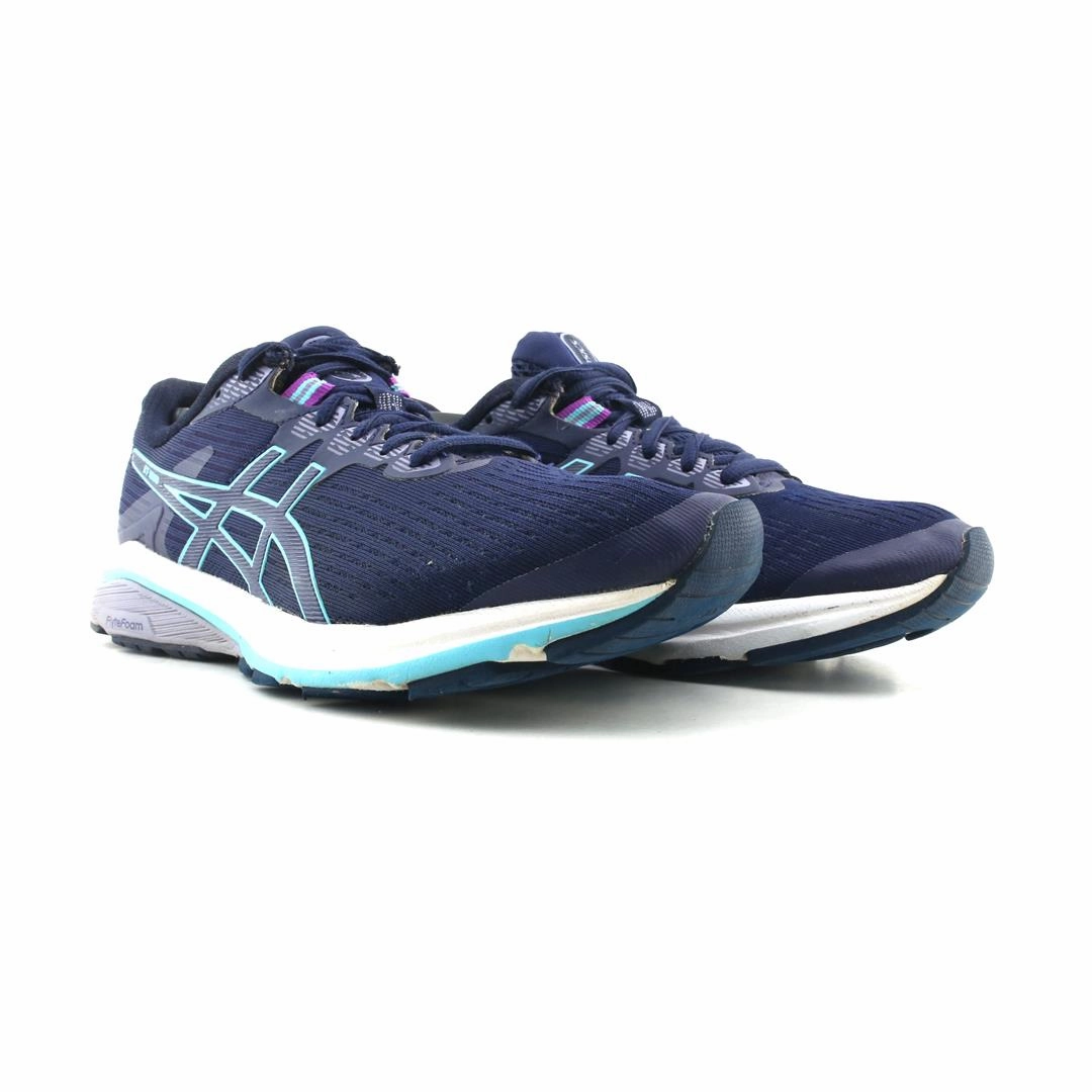 ASICS GT-1000 8 sporty Asics footwear images
