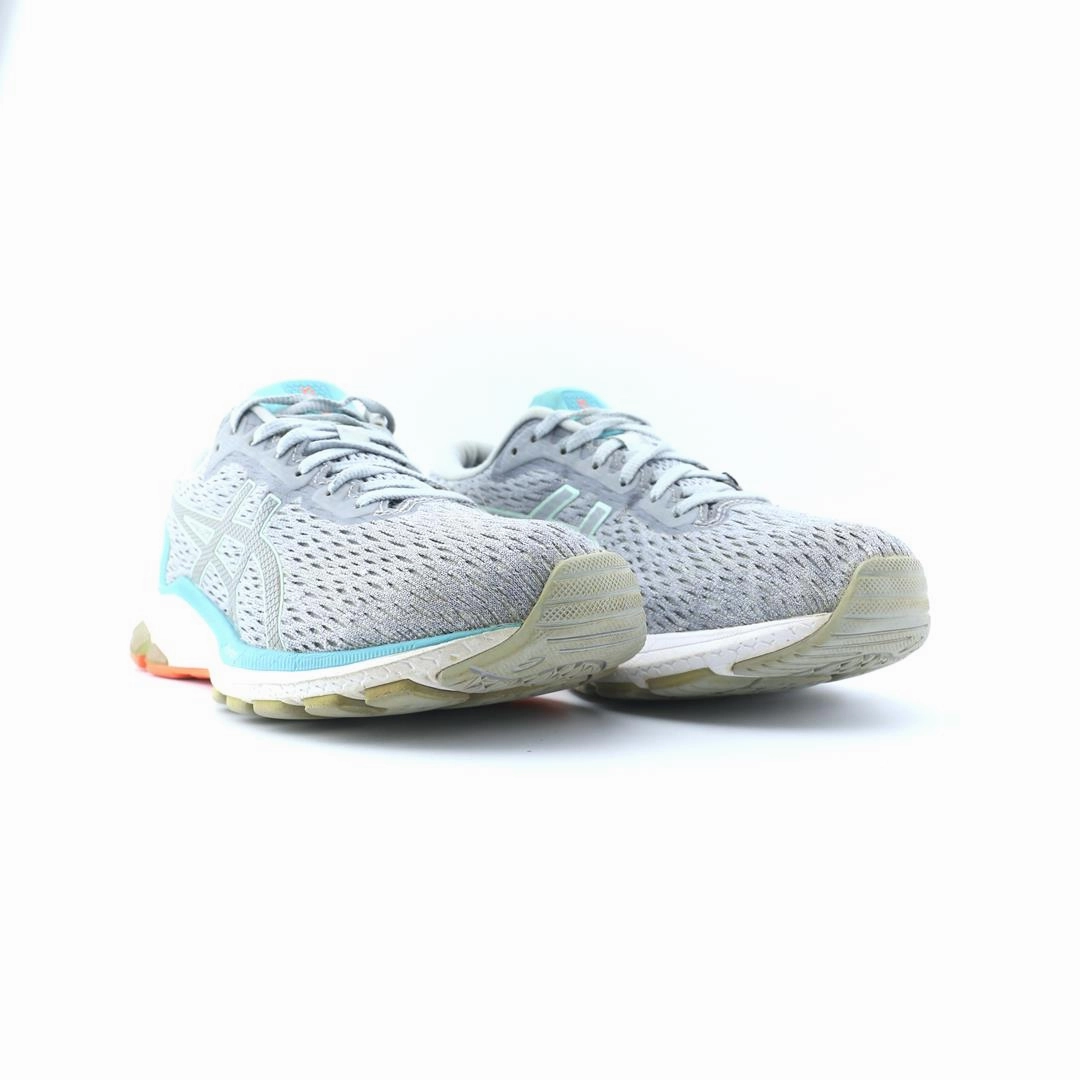 ASICS GT 1000 9 performance running shoe photos