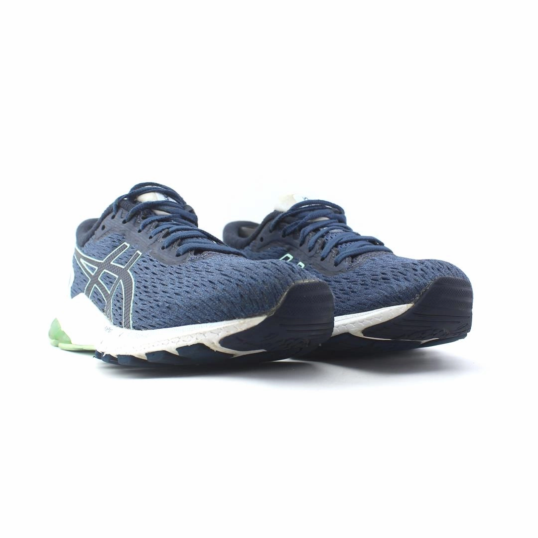 ASICS GT-1000 9 sporty Asics footwear images