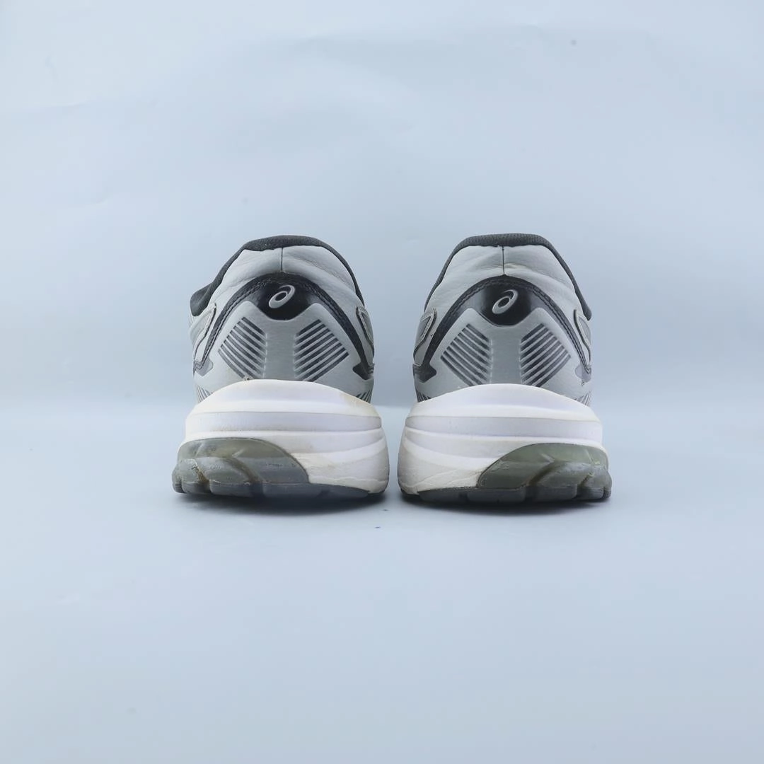 ASICS GT-1000 LEATHER 2 performance running shoe photos