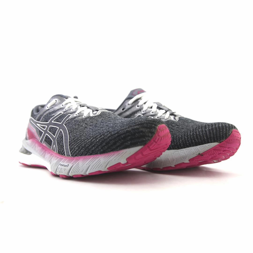 ASICS GT 2000 10 lightweight athletic shoe visuals